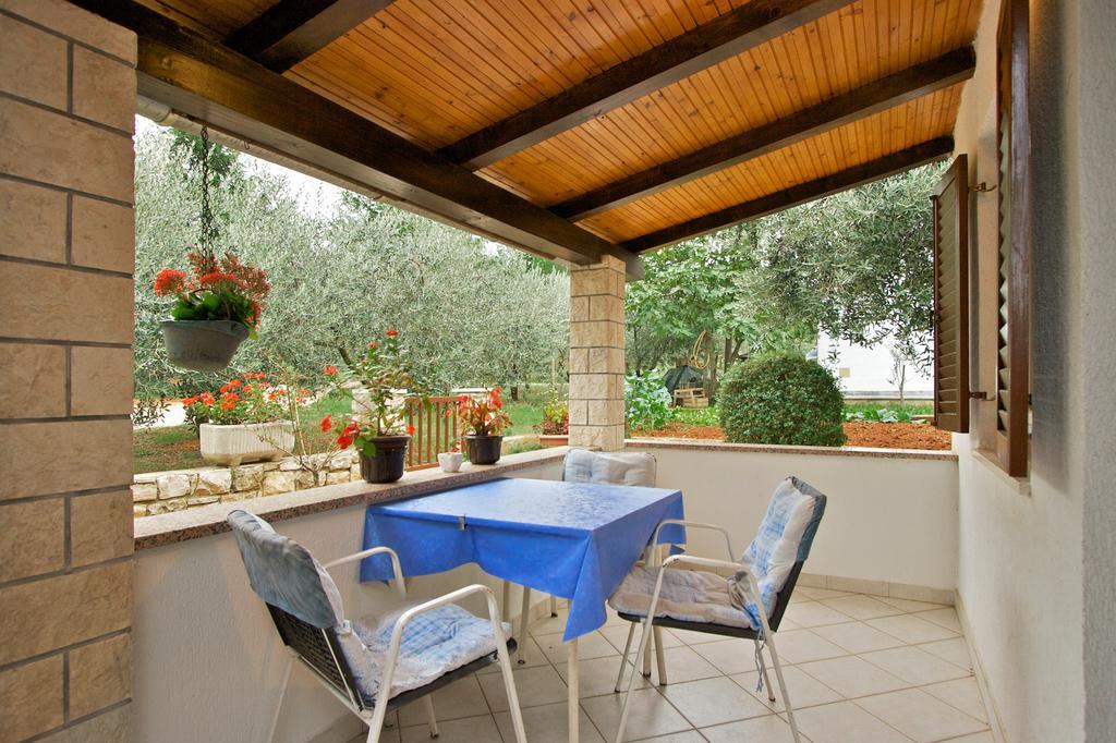 Apartments Graziella Poreč Exteriör bild