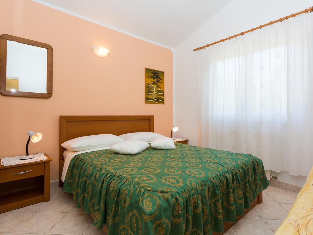Apartments Graziella Poreč Exteriör bild